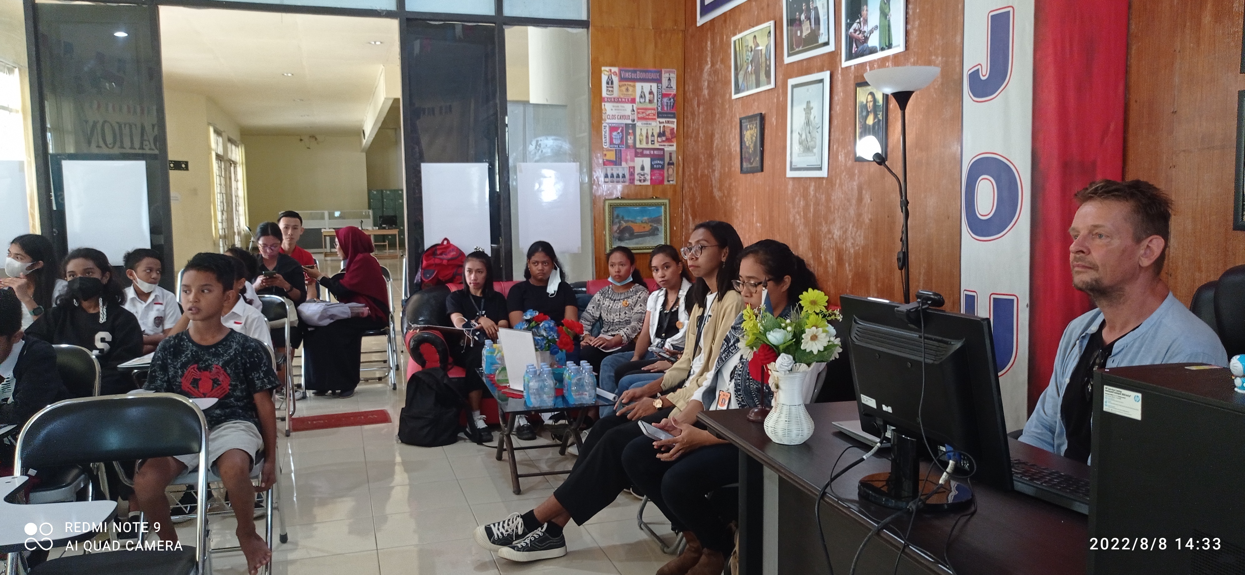 Peringatan Hari Musik Dunia @warungprancis Universitas Pattimura 2022