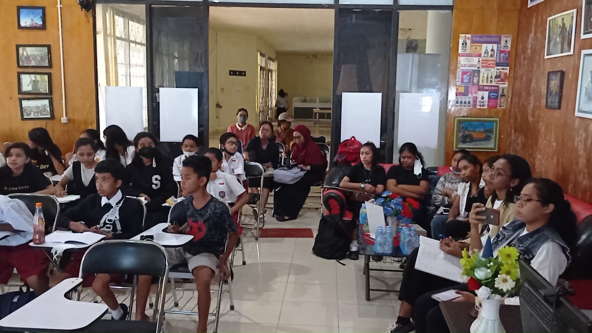Peringatan Hari Musik Dunia @warungprancis Universitas Pattimura 2022